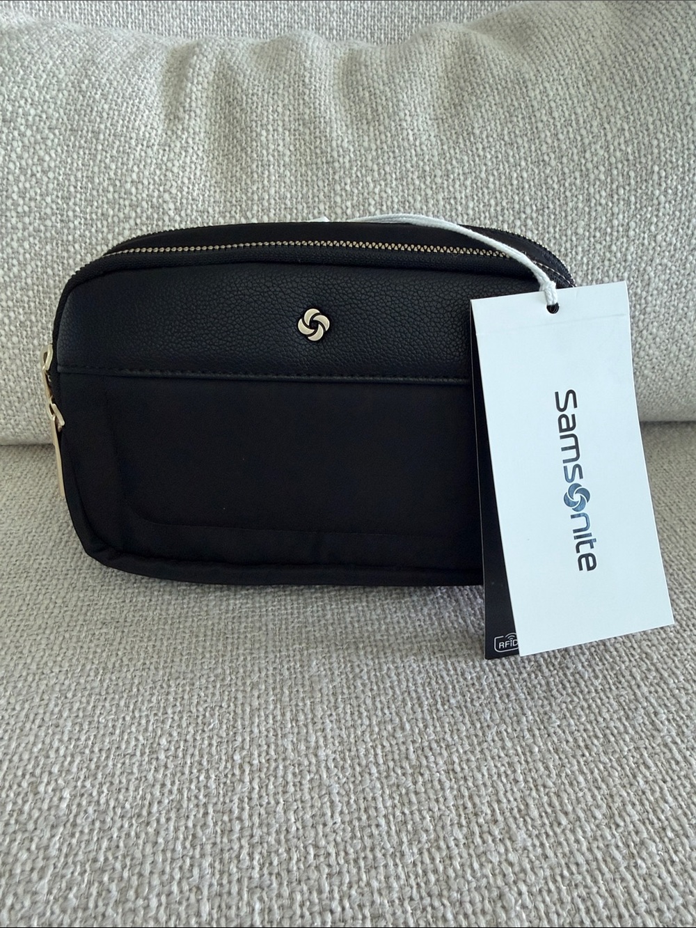 BNNW Samsonite Mobile Solution 2 Crossbody Bag